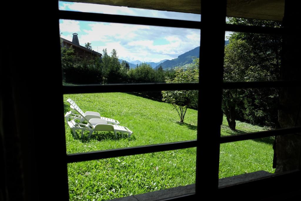 Chalet In Megeve Bed & Breakfast Room photo