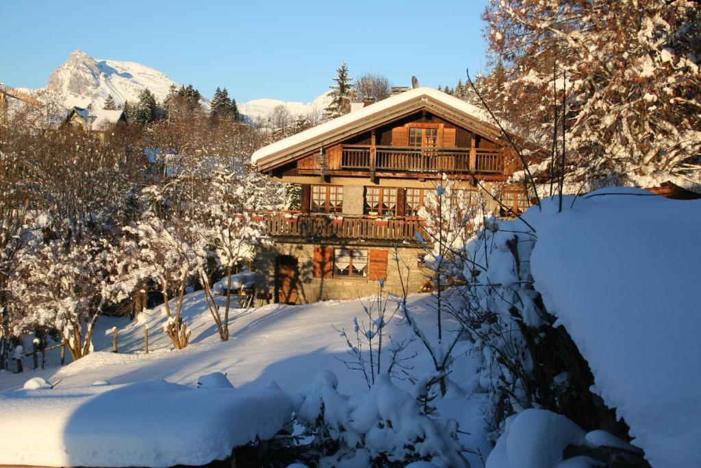 Chalet In Megeve Bed & Breakfast Exterior photo